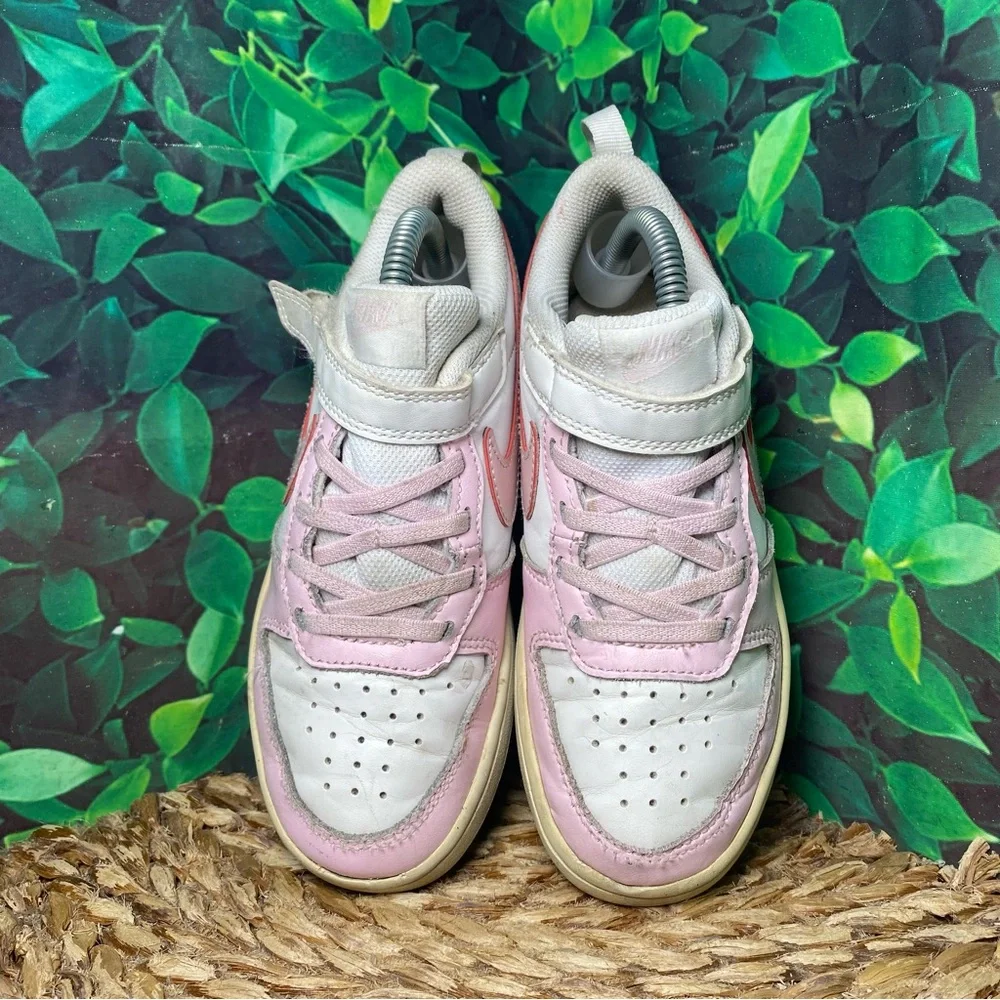 Nike court borough pink white v strap